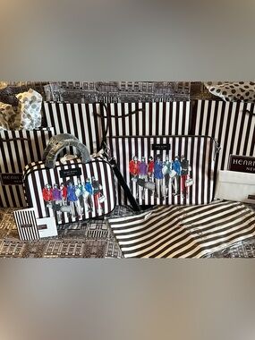 Henri Bendel, Slim Hanging Weekender-Izak Girl Print, Matching Pouch, Toiletry